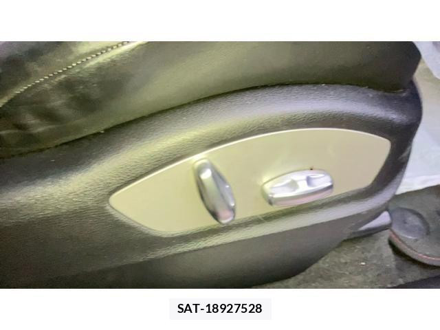 Porsche MACAN 2016-12 8337394-14