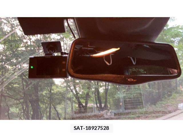 Porsche MACAN 2016-12 8337394-24