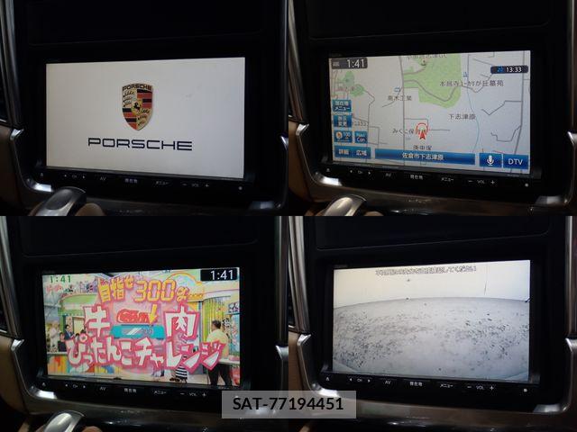 Porsche MACAN 2015-09 8337393-15