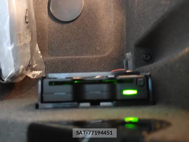 Porsche MACAN 2015-09 8337393-16