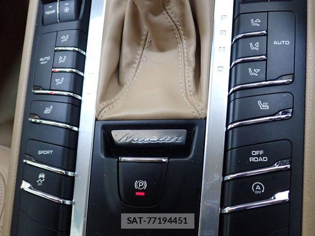 Porsche MACAN 2015-09 8337393-18