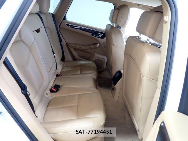 Porsche MACAN 2015-09 8337393-22