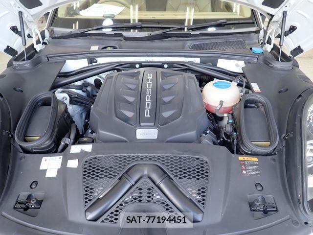 Porsche MACAN 2015-09 8337393-25