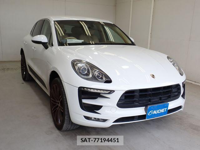 Porsche MACAN 2015-09 8337393-3
