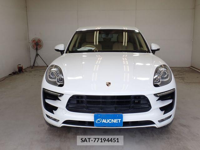 Porsche MACAN 2015-09 8337393-4