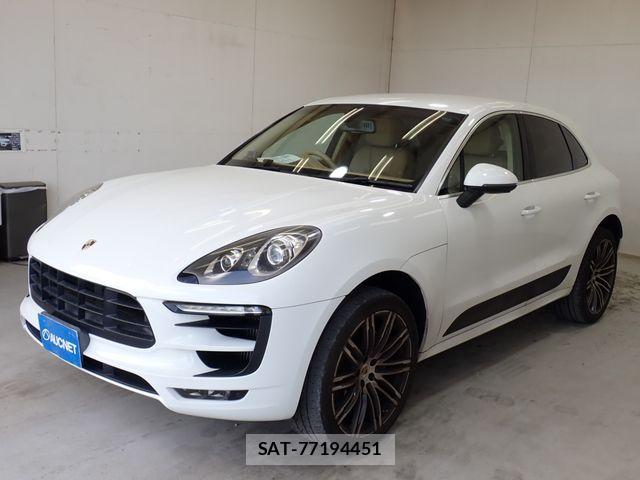 Porsche MACAN 2015-09 8337393-6