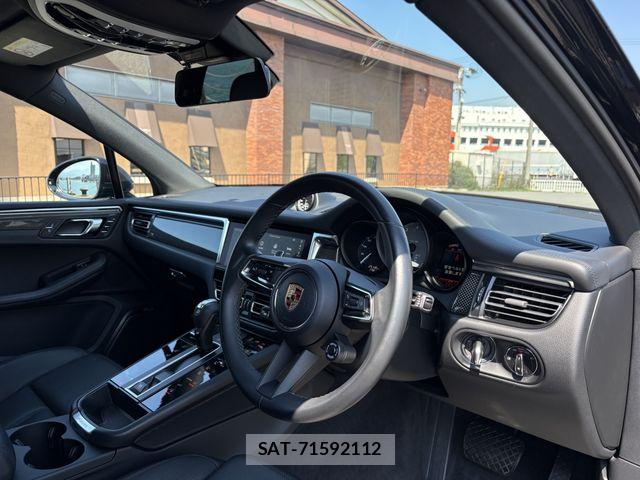 Porsche MACAN 2023-06 8337392-12