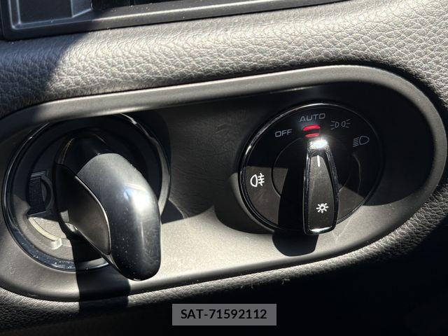Porsche MACAN 2023-06 8337392-24