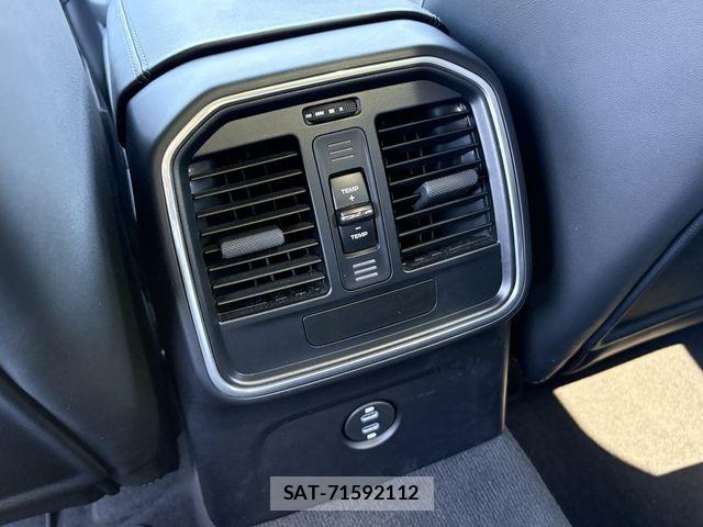 Porsche MACAN 2023-06 8337392-28