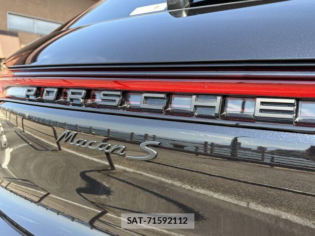 Porsche MACAN 2023-06 8337392-8
