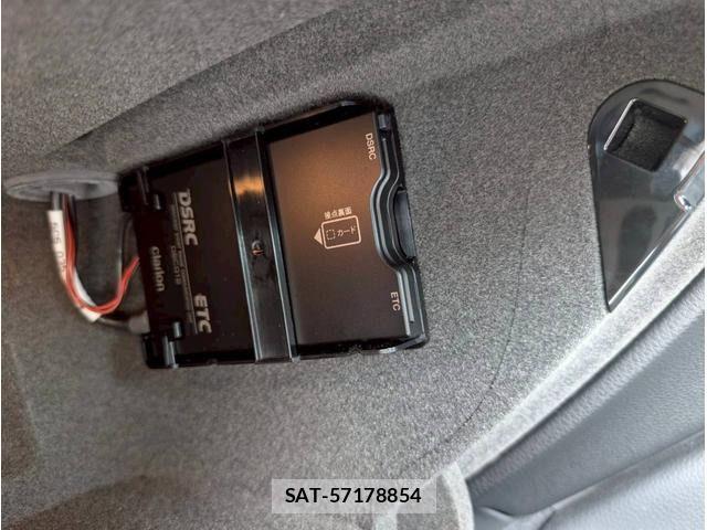 Porsche MACAN 2015-09 8355341-11