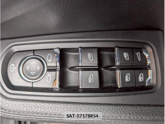 Porsche MACAN 2015-09 8355341-13