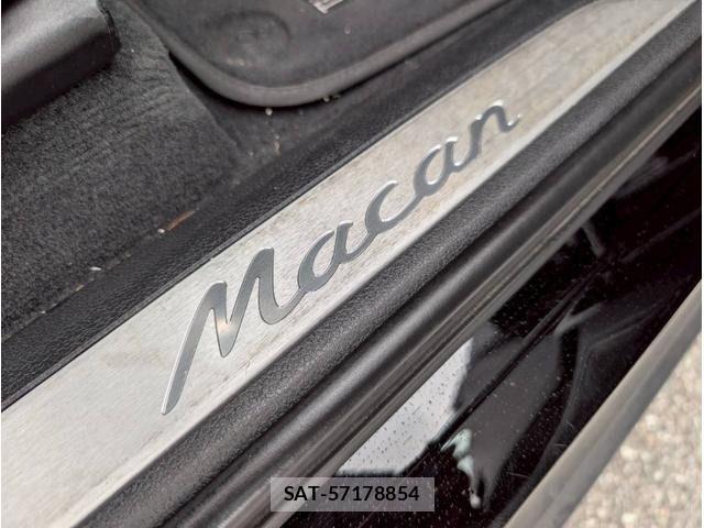 Porsche MACAN 2015-09 8355341-15