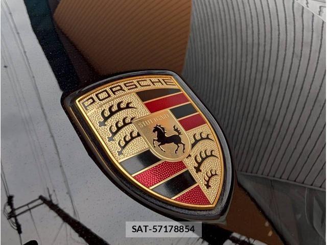 Porsche MACAN 2015-09 8355341-16