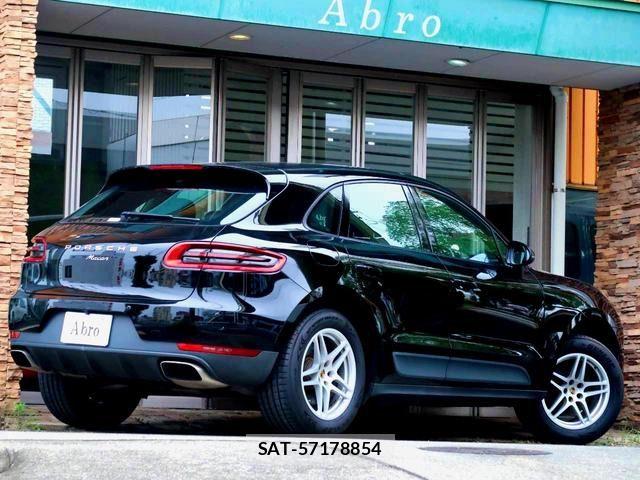 Porsche MACAN 2015-09 8355341-1