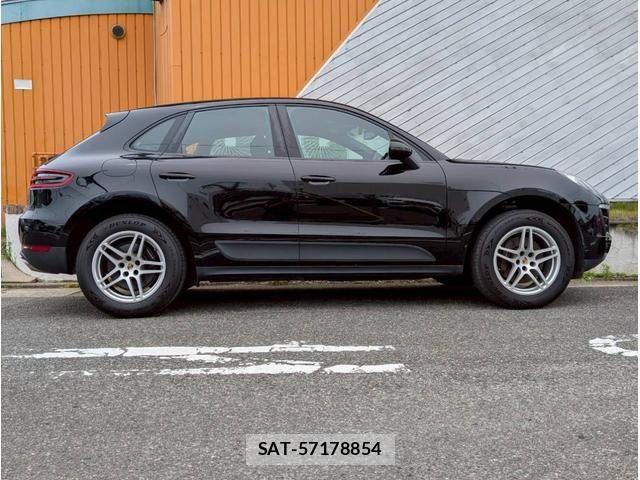 Porsche MACAN 2015-09 8355341-19