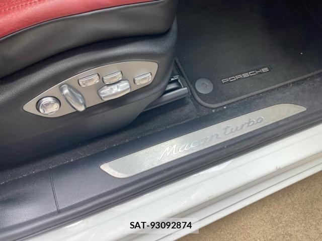 Porsche MACAN 2019-01 8368111-14