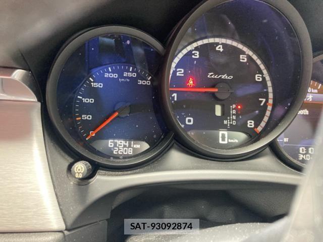 Porsche MACAN 2019-01 8368111-16
