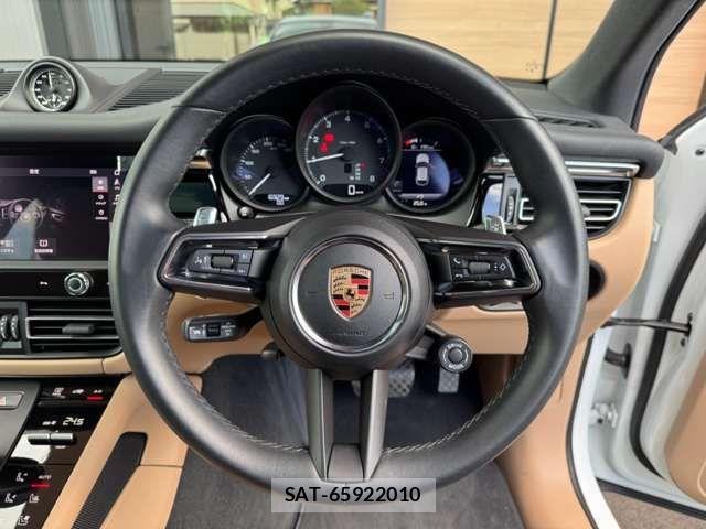 Porsche MACAN 2023-07 8368107-11
