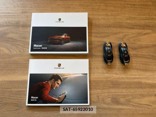 Porsche MACAN 2023-07 8368107-1