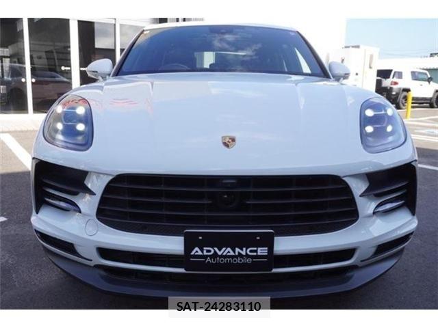 Porsche MACAN 2020-07 8368109-9