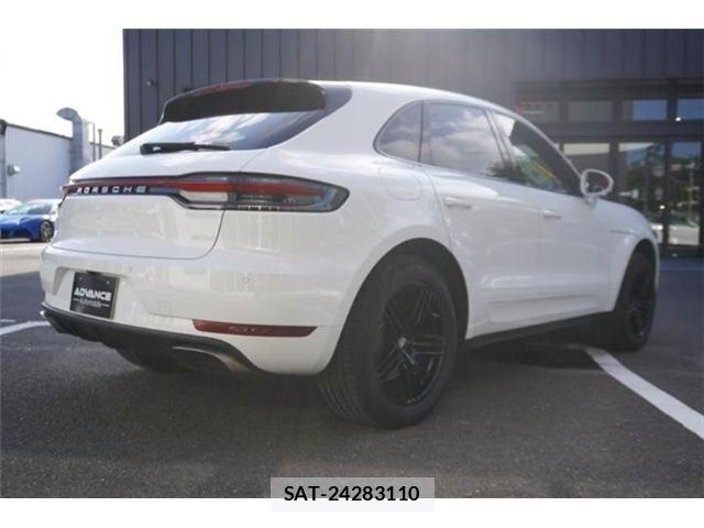 Porsche MACAN 2020-07 8368109-22