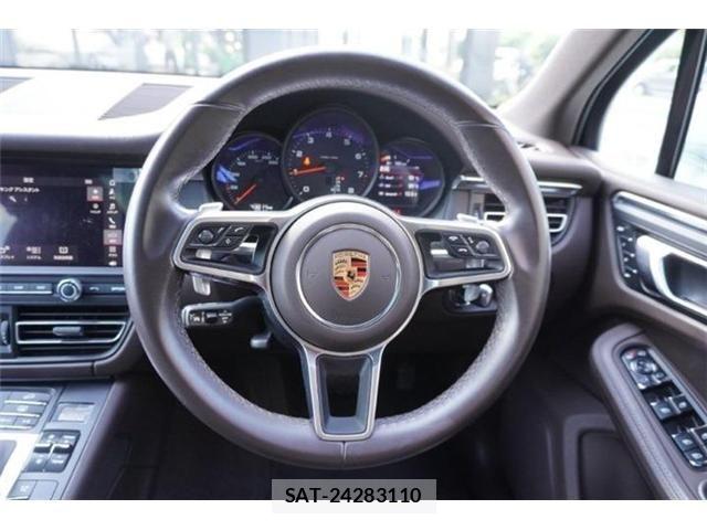 Porsche MACAN 2020-07 8368109-23