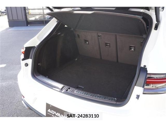 Porsche MACAN 2020-07 8368109-6