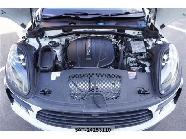 Porsche MACAN 2020-07 8368109-8