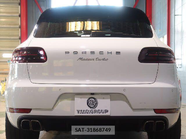 Porsche MACAN 2017-02 8372052-14