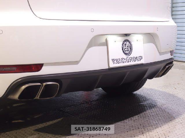 Porsche MACAN 2017-02 8372052-17