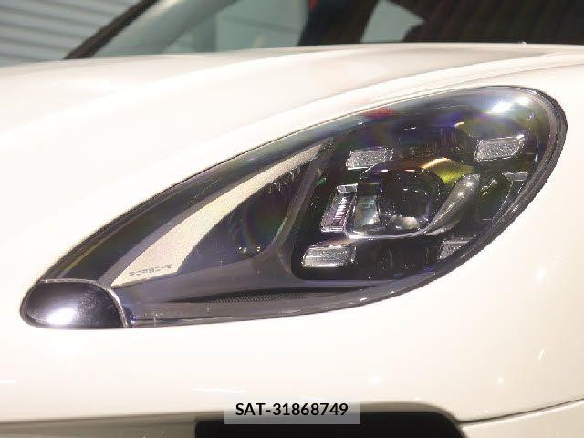 Porsche MACAN 2017-02 8372052-18