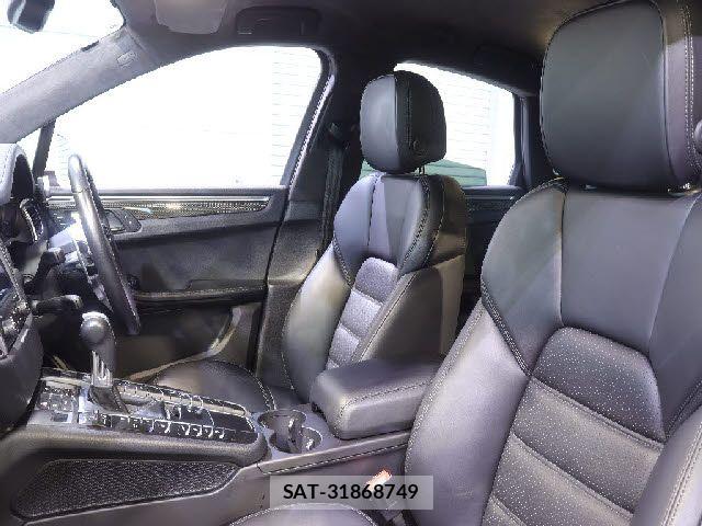 Porsche MACAN 2017-02 8372052-25