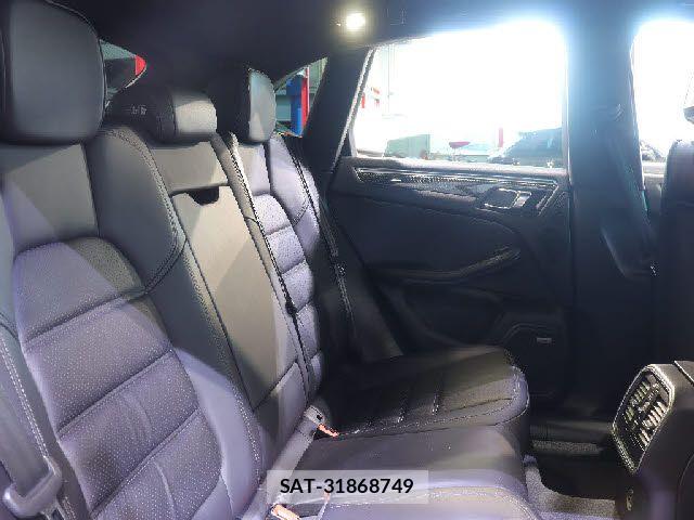 Porsche MACAN 2017-02 8372052-28