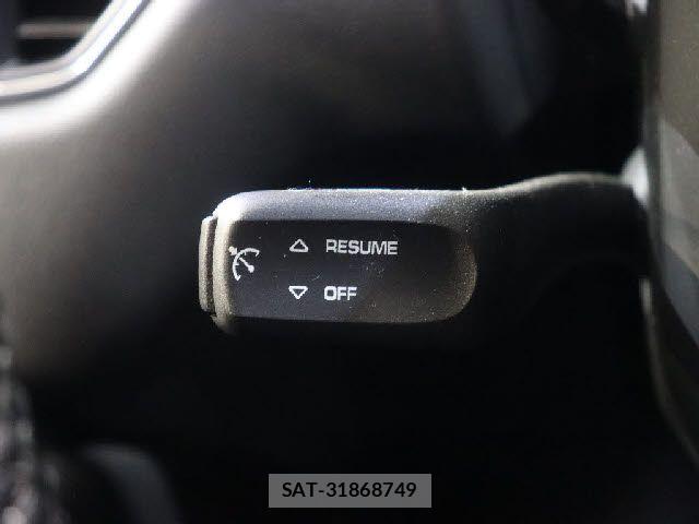 Porsche MACAN 2017-02 8372052-8