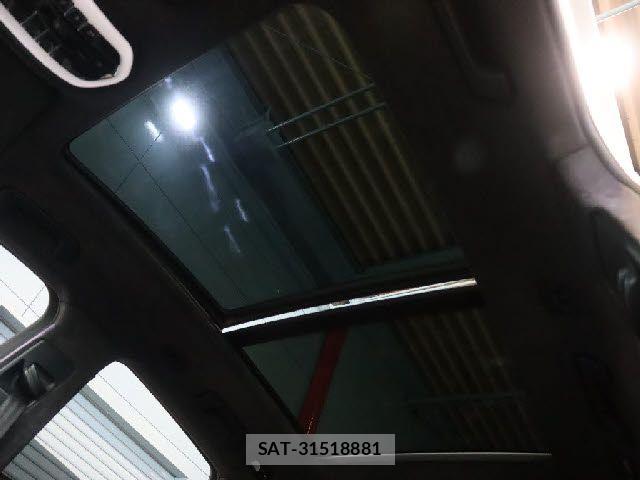 Porsche MACAN 2017-03 8372051-9