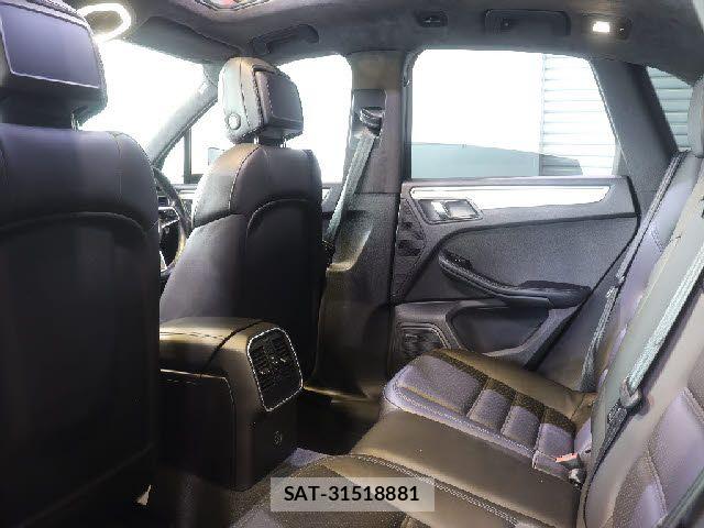 Porsche MACAN 2017-03 8372051-11
