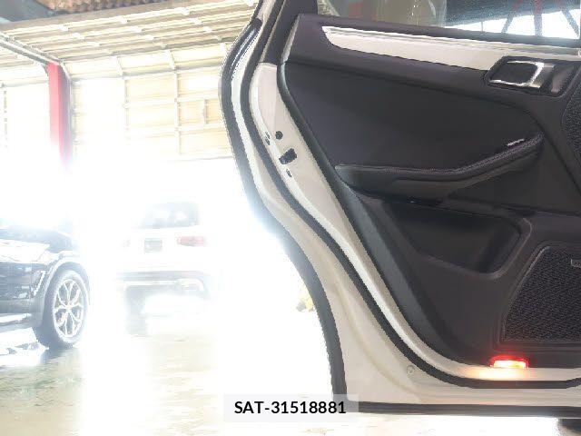 Porsche MACAN 2017-03 8372051-21