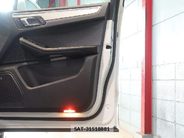 Porsche MACAN 2017-03 8372051-23