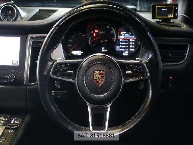 Porsche MACAN 2017-03 8372051-24
