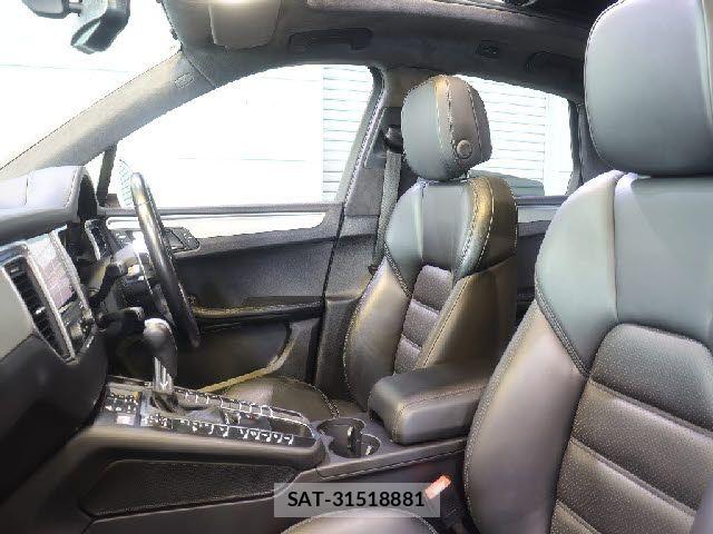 Porsche MACAN 2017-03 8372051-25