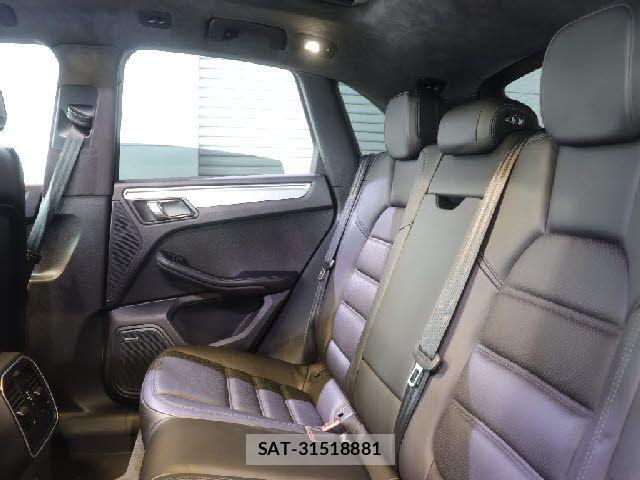 Porsche MACAN 2017-03 8372051-26