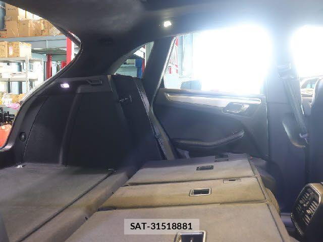 Porsche MACAN 2017-03 8372051-29