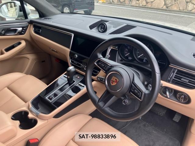 Porsche MACAN 2023-05 8414380-11