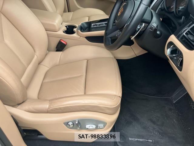 Porsche MACAN 2023-05 8414380-12