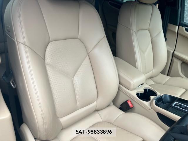 Porsche MACAN 2023-05 8414380-13