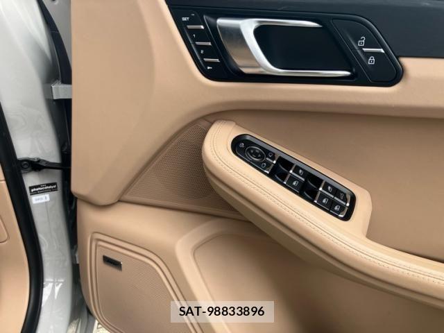 Porsche MACAN 2023-05 8414380-16