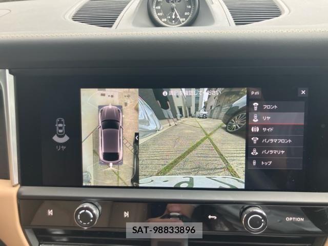 Porsche MACAN 2023-05 8414380-18
