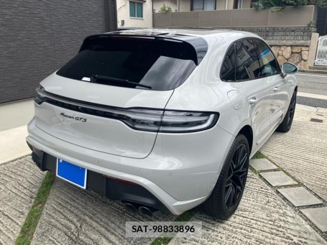 Porsche MACAN 2023-05 8414380-3