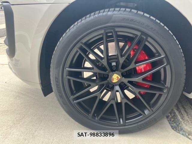 Porsche MACAN 2023-05 8414380-4